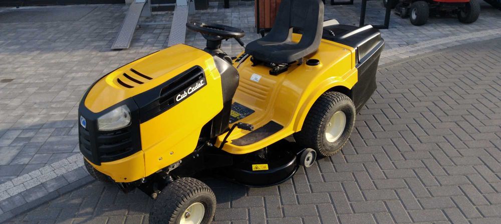 Zadbany traktorek kosiarka CUB CADET LT2   duży wybór