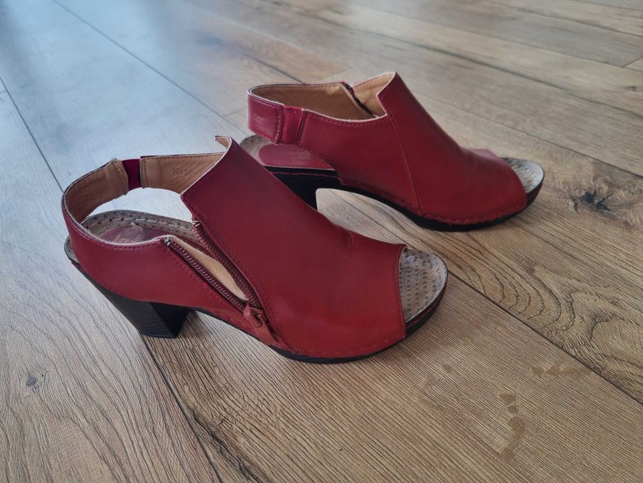 Buty skórzane 36 obcas