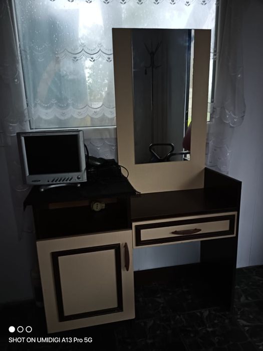 Продам трюмо б/у