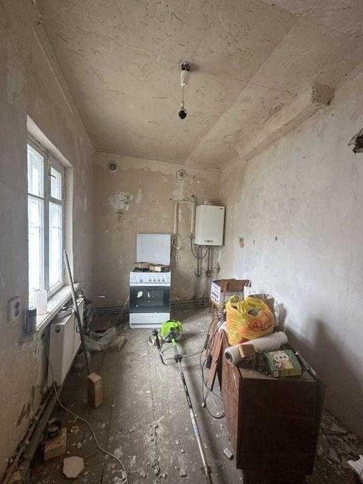 У продажу частина будинку з окремим двором