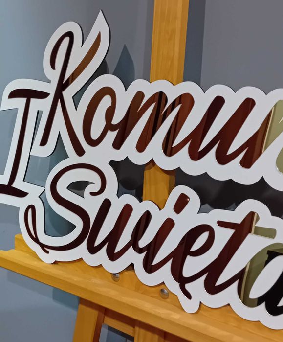 Komunijny napis złoty na ściankę z dziurką na żyłkę I Komunia Święta