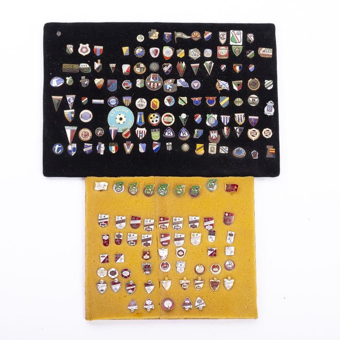 Colecionismo desportivo - Colecção de pins emblemas e crachás - 160