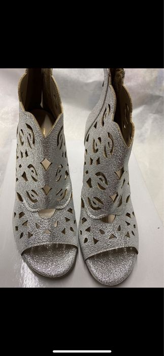 Buty na obcasie roz 37