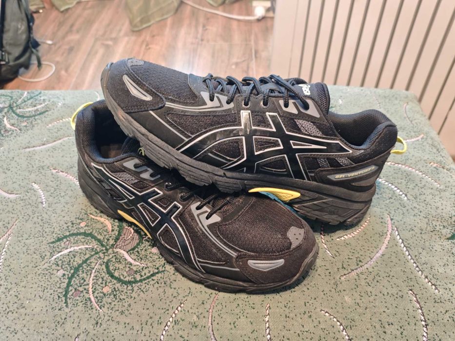 Кроссовки Asics Gel  (оригинал) фирменные размер -44 стелька- 28см.