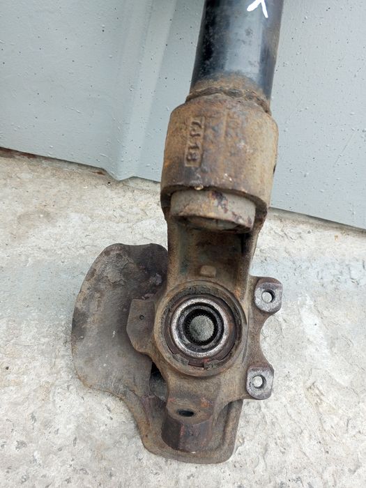 Кулак Цапфа Нексія Daewoo Nexia цапфа ступиця стойка Опель Кадет