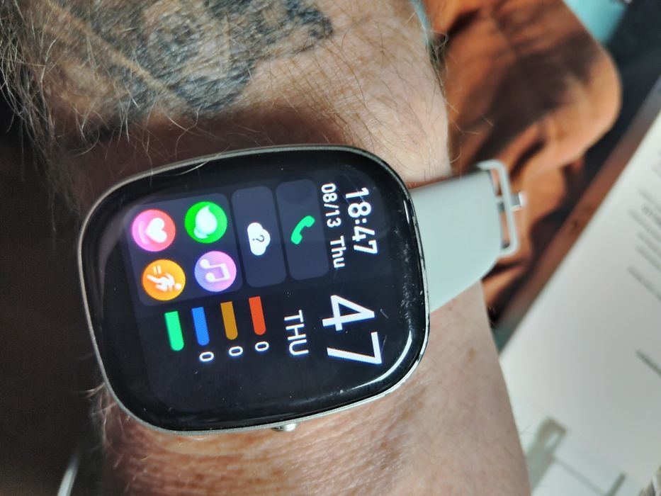Duży SmartWatch dużo funkcji tanio