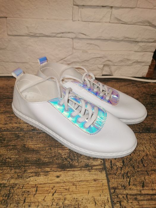 Trampki damskie hologramowe