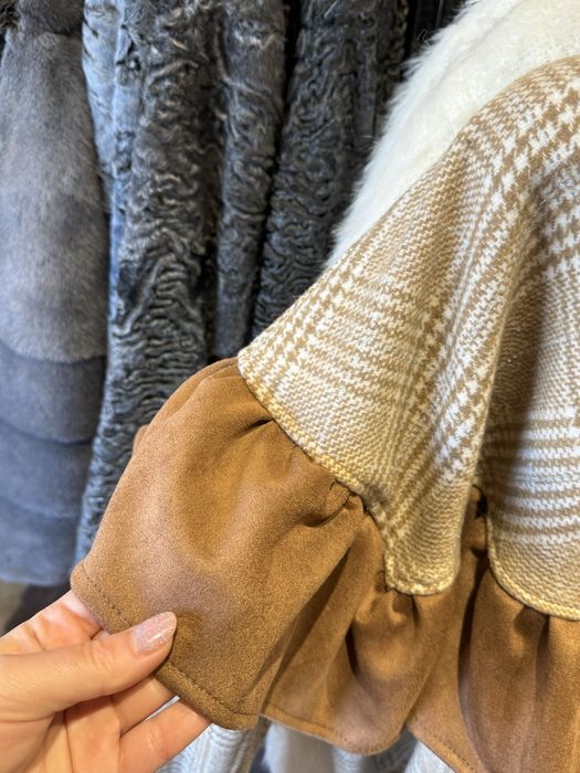 Неймовірна сорочка з рюшою, нова, 1599 грн