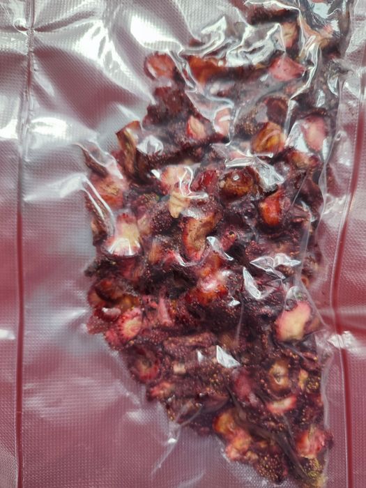 Натуральні сухофрукти без цукру та консервантів .