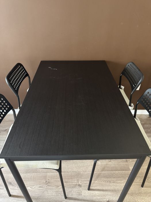 Conjunto Mesa de Jantar IKEA + 4 Cadeiras com Almofadas