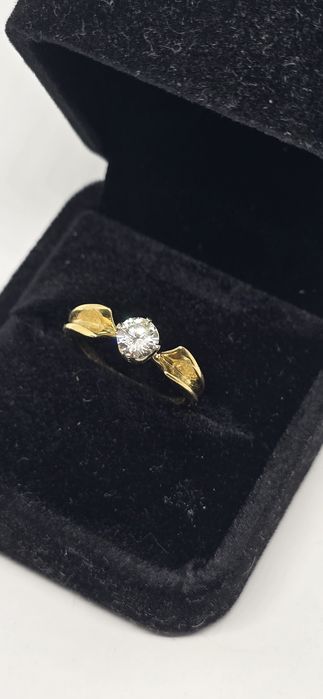 Каблучка з натуральним діамантом 0,55 ct