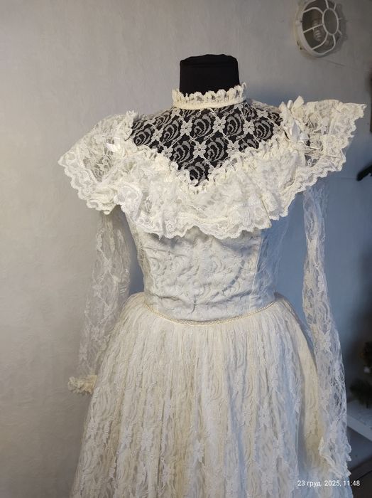 Вінтажна весільна сукня