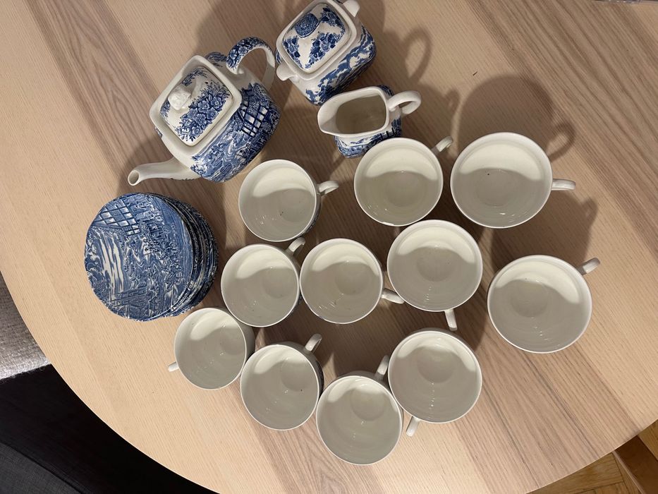 Dickens Tea Service