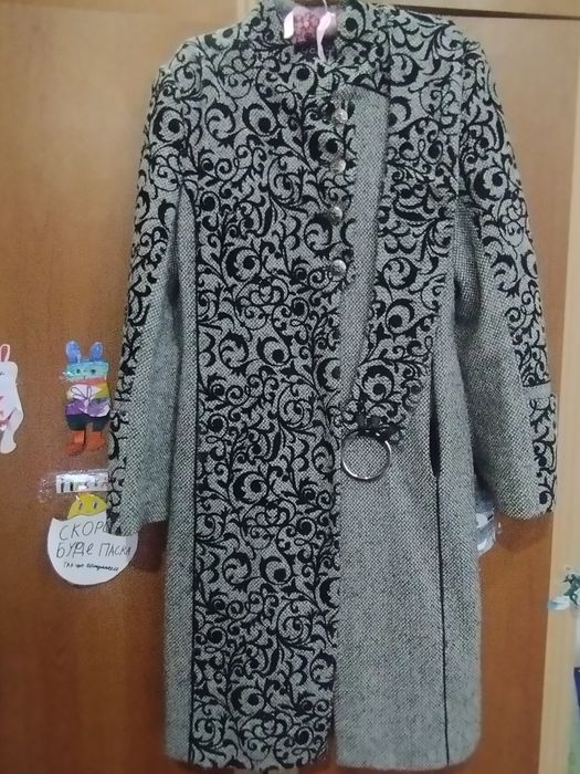 Продам пальто весна -осінь