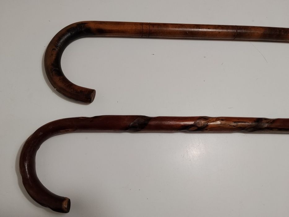 Stare gięte drewniane laski