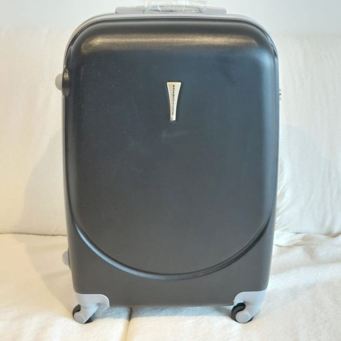 Walizka Ravensuitcase średnia, stan idealny