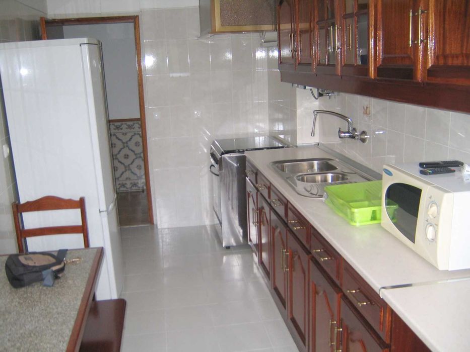 Quarto com despesas incluídas-Perto do TagusPark, faculdades,despesas incluídas.