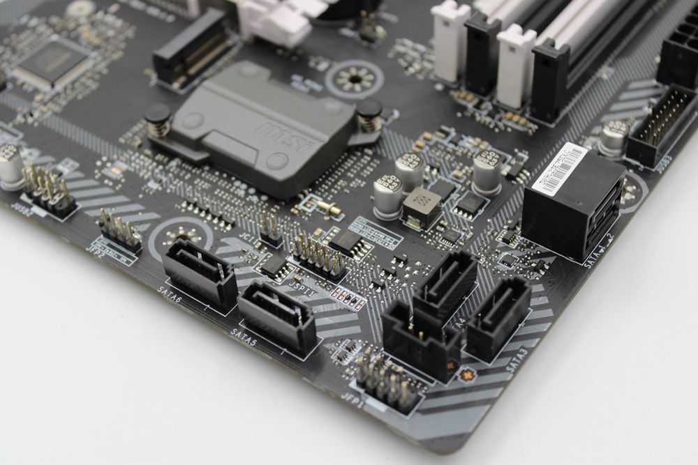 Płyta Główna MSI B360M BAZOOKA - uszkodzona na części / do naprawy