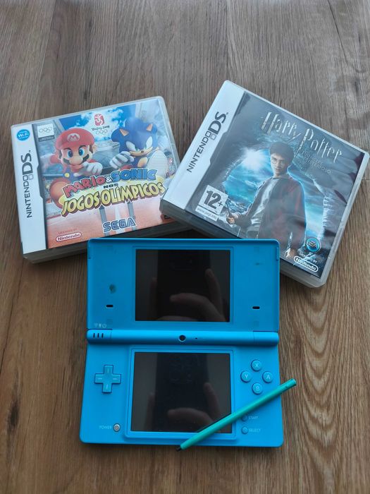 Nintendo DSi + 2 Jogos (Mario & Sonic nos Jogos Olímpicos + Harry Potter e o Príncipe Misterioso)