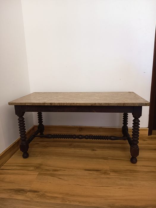 Mesa de Apoio  com Tampo em Mármore
