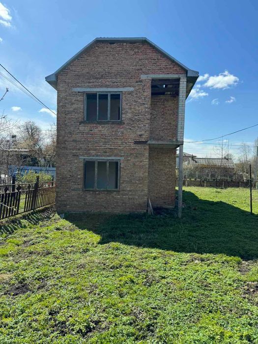 Незавершений будинок та земельна ділянка 37,2 сот., с. Нагірці