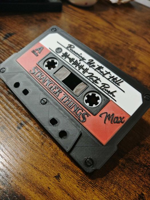 Дивні Дива Набір Stranger Things: нічник та касета статуетка