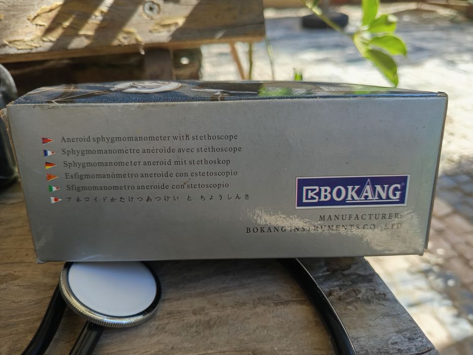 Medidor de tensões manual + estetoscópio
