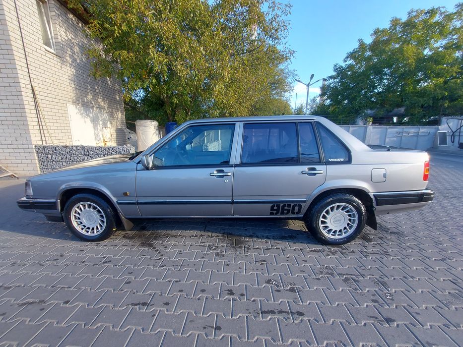 Volvo 960 надійний автомобіль