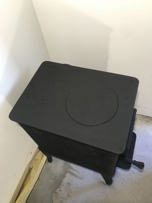 Камин, буржуйка  Jotul, Ulefoss ( Норвегія).