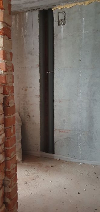 Приміщення 43 кв  .м..  10 поверх з вікнами висота 3 метри