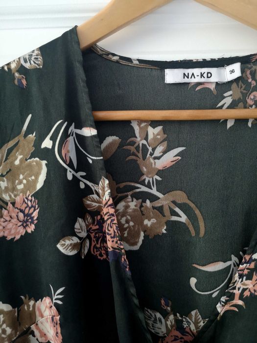 Kombinezon NA-KD 36 krótki zielony w kwiaty