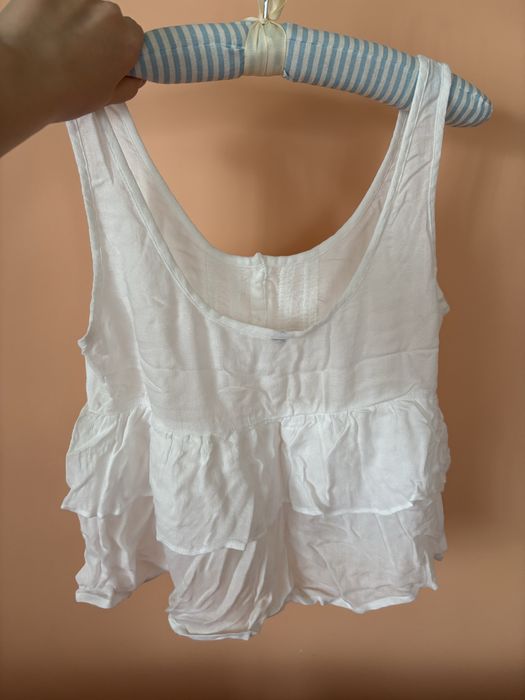 Mleczny top z falbanka XS