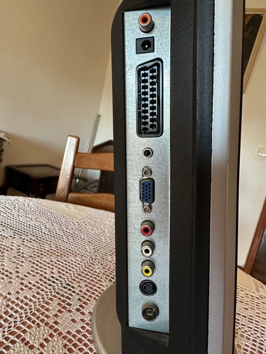 Monitor de pc com leitor de DVD