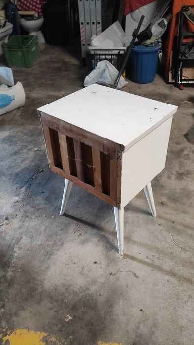 Mesa de cabeceira vintage