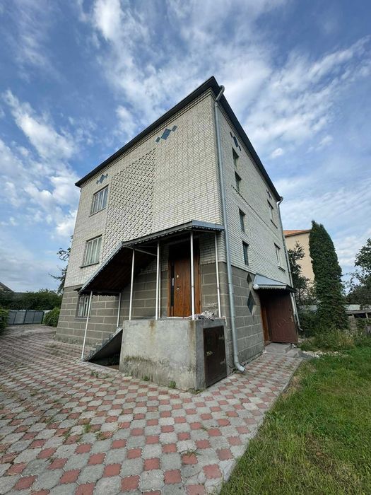 будинок м. Жовква