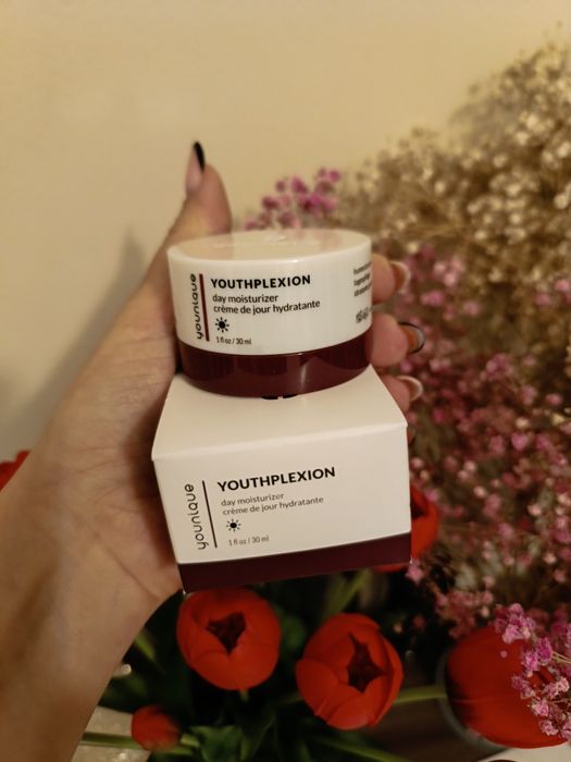 Krem na dzień serii Youthplexion
