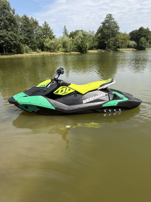 SEA-DOO Spark trixx 3up
