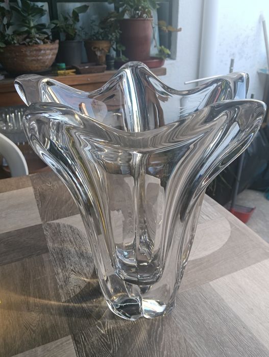 Vaso de cristal bruto tulipa