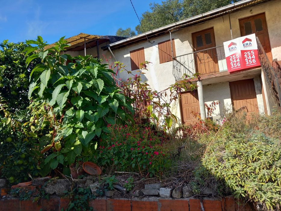 Vendo casa em celorico de basto centro