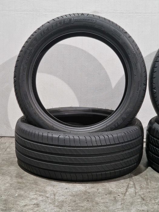 4 Pneus 205/45R17 MICHELIN Semi Novos