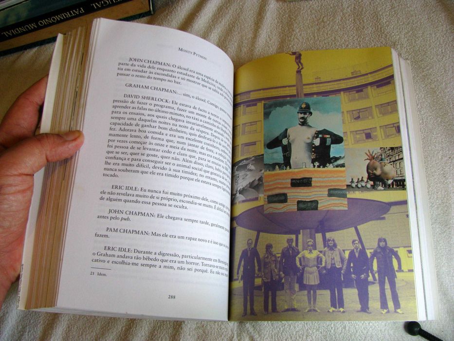 Livro "Monty Python Autobiografia pelos Monty Python"