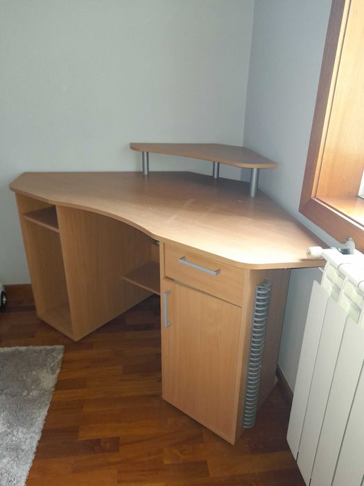 Mesa de secretária de canto