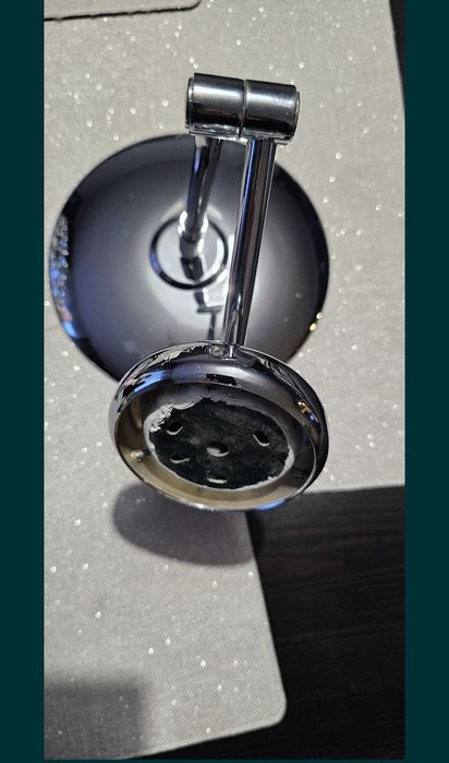 Lusterko kosmetyczne na ruchomym ramieniu