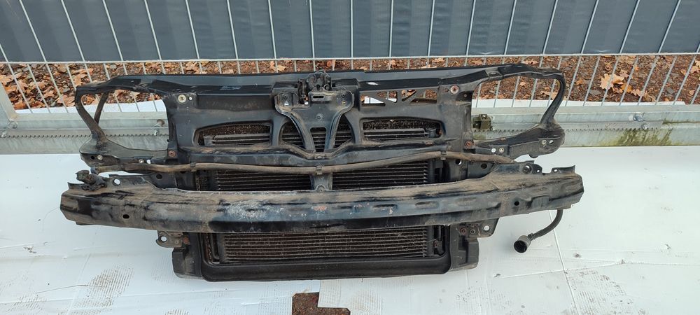 Pas przedni kompletny VW bora 1.6 benzyna chłodnica