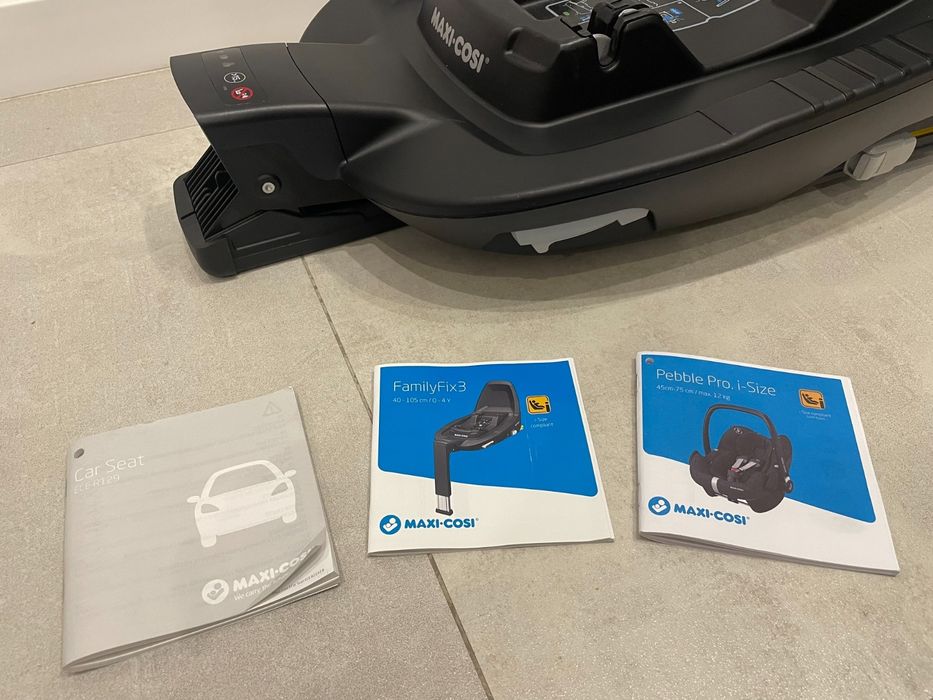 Maxi-Cosi Pebble PRO Essential Graphite z bazą