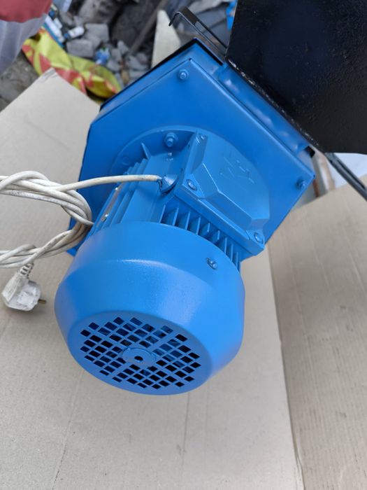 Крупорушка электрическая на 220В