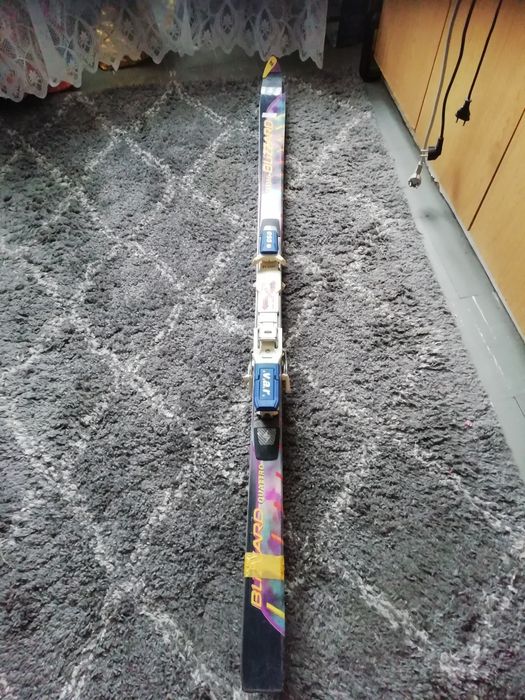Sprzedam narty zjazdowe.