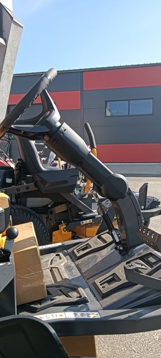 Traktorek ogrodowy Cub Cadet /zero turn/ Zero skrętu Z2 117S