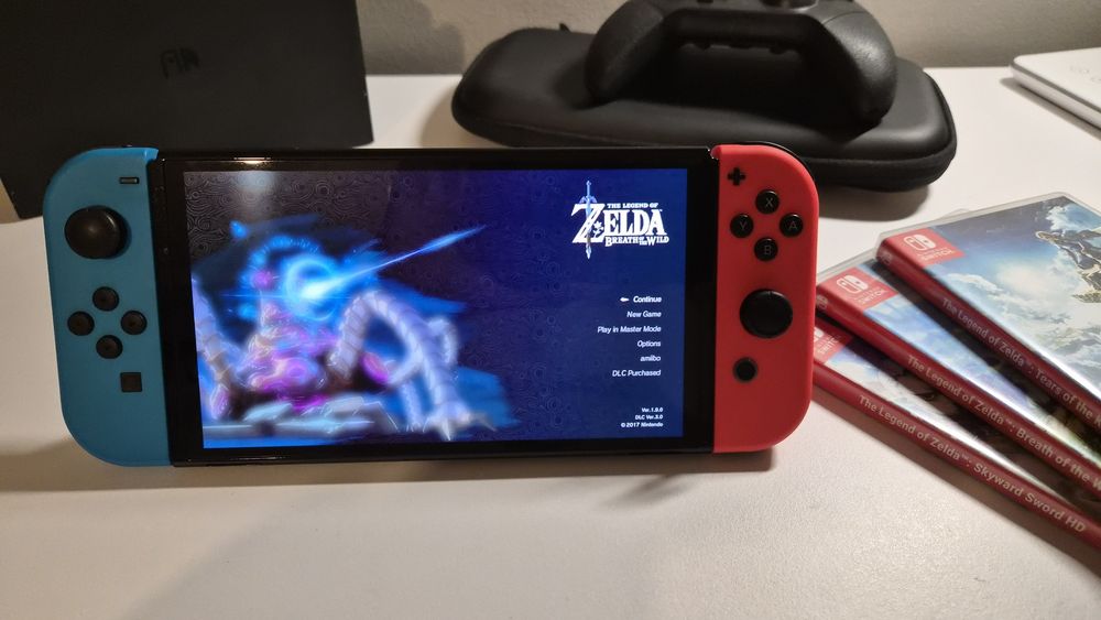 Nintendo Switch Oled + 2 jogos Zelda