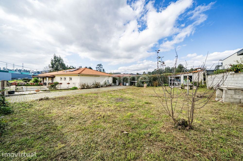 Terreno 492m2 | Projetos Aprovados | Moradia Individual | 12 min Braga